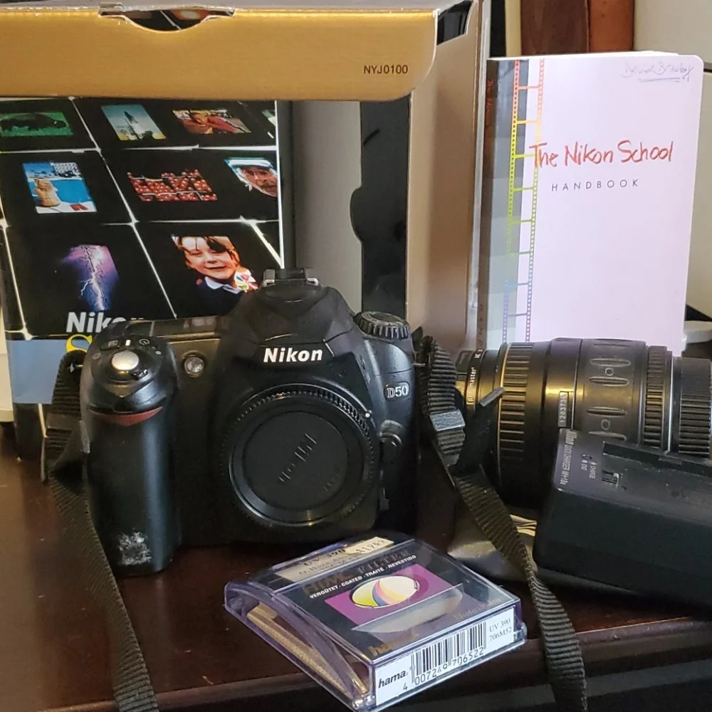 Nikon D50 6.1MP Digital SLR Camera